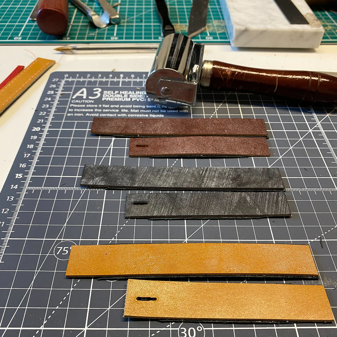 Handmade leather watch band: Black - Image 4